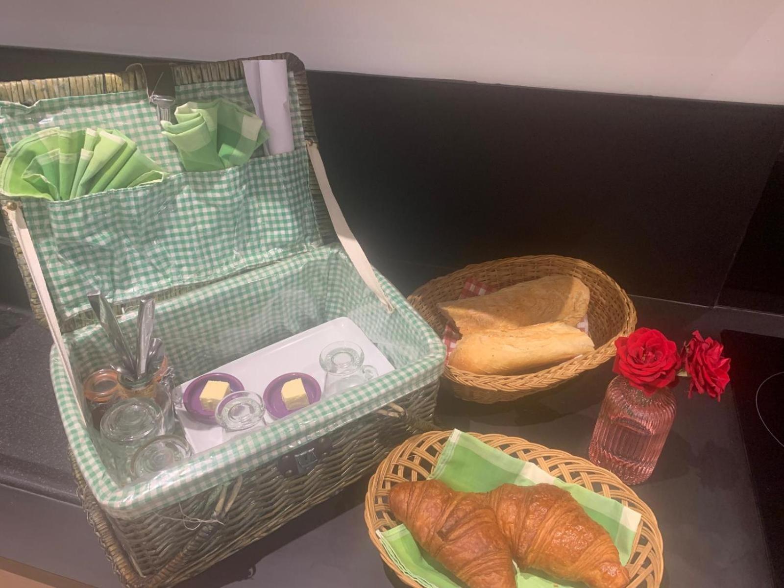 Reve D'Azur, 2 Chambres, Maison Julia En Bord De Mer A La Nartelle, Piscine Partagee, Parking & Terrasse Bbq, Wifi Et Draps Inclus Plage A Pied Sainte-Maxime Exterior foto