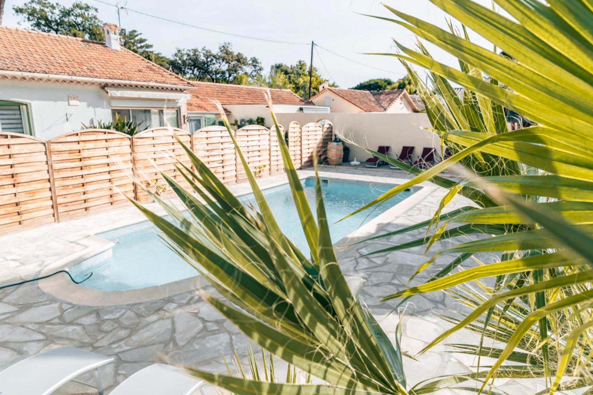 Reve D'Azur, 2 Chambres, Maison Julia En Bord De Mer A La Nartelle, Piscine Partagee, Parking & Terrasse Bbq, Wifi Et Draps Inclus Plage A Pied Sainte-Maxime Exterior foto