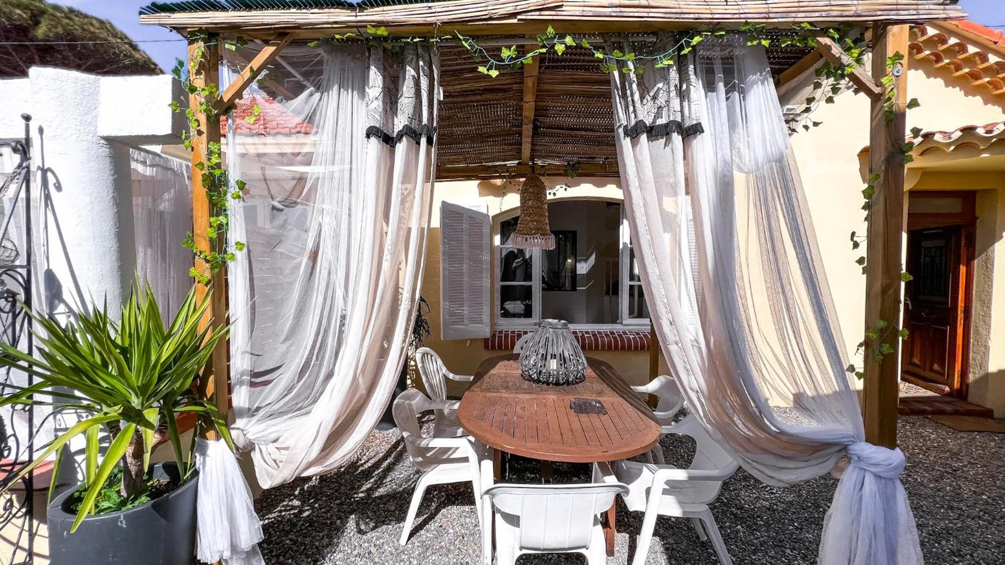 Reve D'Azur, 2 Chambres, Maison Julia En Bord De Mer A La Nartelle, Piscine Partagee, Parking & Terrasse Bbq, Wifi Et Draps Inclus Plage A Pied Sainte-Maxime Exterior foto